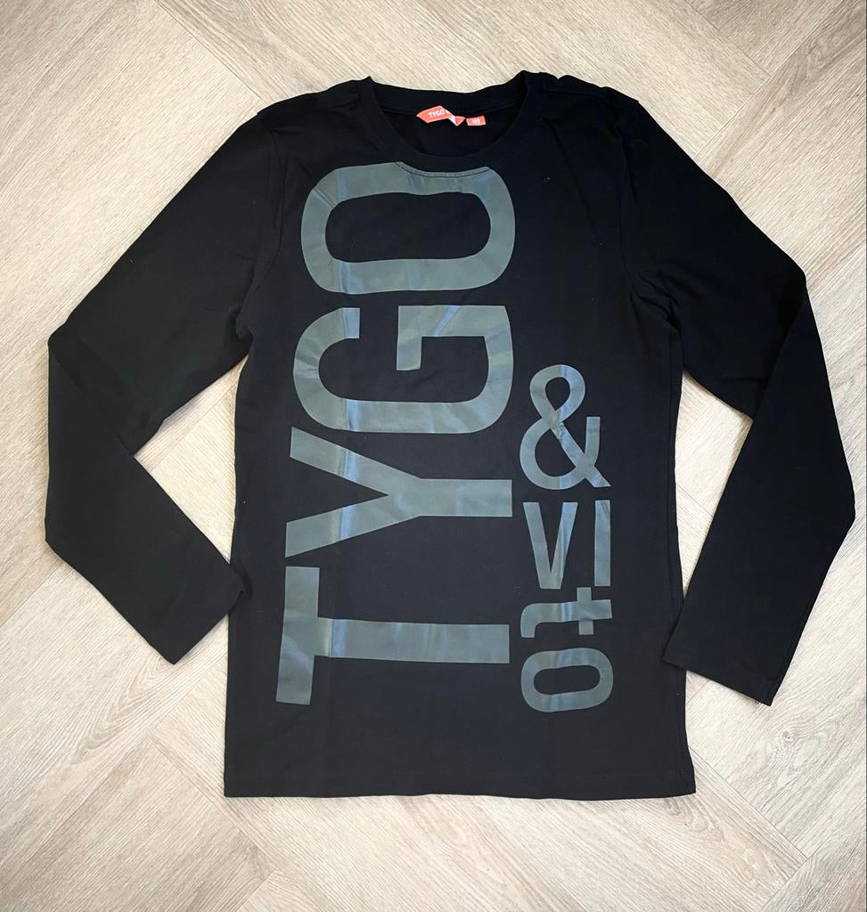 Zwart T-shirt met lange mouwen TYGO & VITO maat 140, Verzenden, Zo goed als nieuw, Jongen, Shirt of Longsleeve