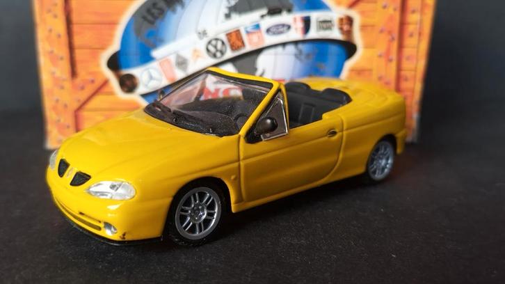 Renault Megane Cabrio Facelift Jaune 1:43 Norev Pol, Hobby en Vrije tijd, Modelauto's | 1:43, Zo goed als nieuw, Auto, Ophalen of Verzenden