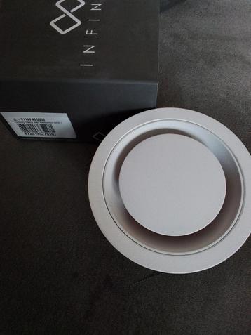 Infinity frame met bladveren rond IL-FI12F405632 beschikbaar voor biedingen