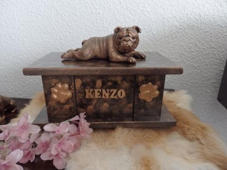 Engels Bulldog beeldje op urn als set handgemaakt te koop, Dieren en Toebehoren, Honden-accessoires, Nieuw, Ophalen of Verzenden