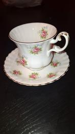 Kopje en  bordje  royal albert, Ophalen, Zo goed als nieuw, Porselein, Kop en/of schotel