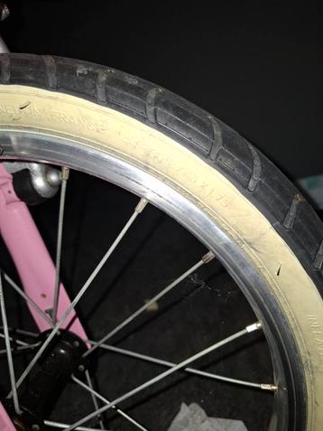 meisjes fiets met mandje en achterzitje beschikbaar voor biedingen