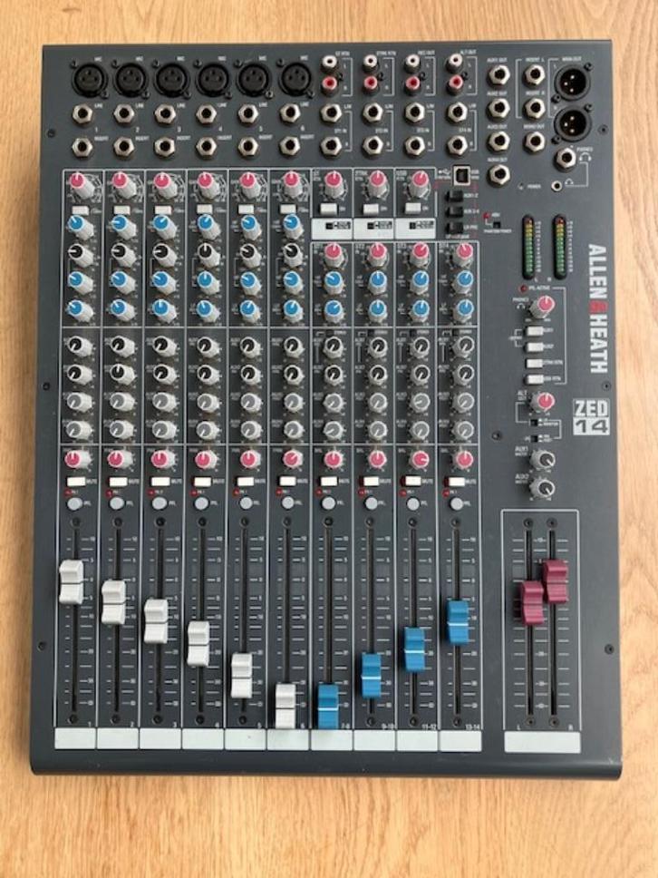 MENGPANEEL, Muziek en Instrumenten, Mengpanelen, Zo goed als nieuw, 5 tot 10 kanalen, Microfooningang, Ophalen of Verzenden