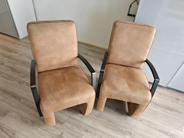 eettafel stoel fauteuil op wieltjes zandkleur beige beschikbaar voor biedingen