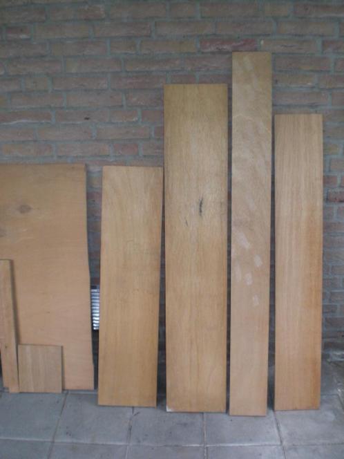Vijf planken van multiplex en 2 plankjes. Afmeting divers., Doe-het-zelf en Verbouw, Hout en Planken, Gebruikt, Plank, Overige houtsoorten