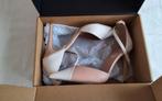 Hoge pumps van leer maat 39/ 6, Kleding | Dames, Schoenen, Beige, Ophalen of Verzenden, Zo goed als nieuw