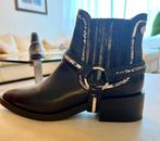 NIKKIE enkelboots zwart, Kleding | Dames, Schoenen, Zwart, Lage of Enkellaarzen, Ophalen of Verzenden, Zo goed als nieuw