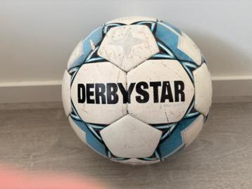 Derbystar voetbal beschikbaar voor biedingen