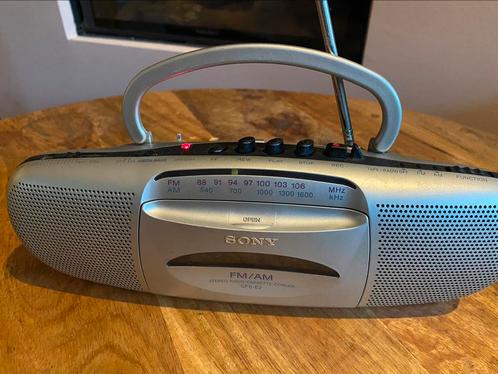 Boombox retro Sony radio cassette speler cfs -e2, Audio, Tv en Foto, Radio's, Nieuw, Radio, Ophalen of Verzenden