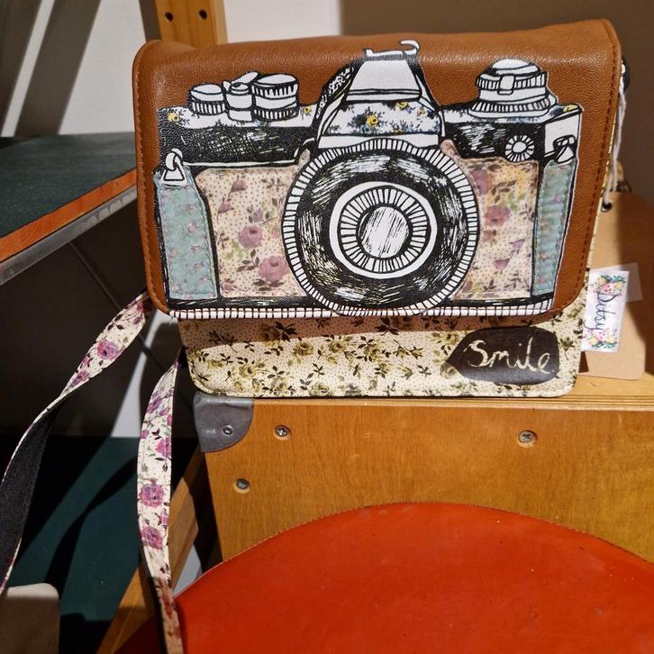 Ditsy Schoudertasje met Camera Print, Sieraden, Tassen en Uiterlijk, Tassen | Damestassen, Nieuw, Schoudertasje, Bruin, Ophalen of Verzenden