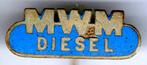 MWM diesel email op zilverkleurig speldje ( F_014 ), Verzamelen, Verzenden, Zo goed als nieuw, Transport, Speldje of Pin