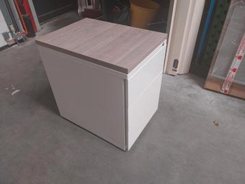 Koopje!! Rolblok verrijdbaar. Wit met houten topblad beschikbaar voor biedingen