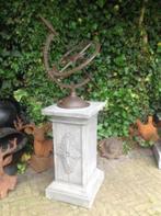 Gietijzeren zonnewijzer en betonnen sokkel., Ophalen, Nieuw