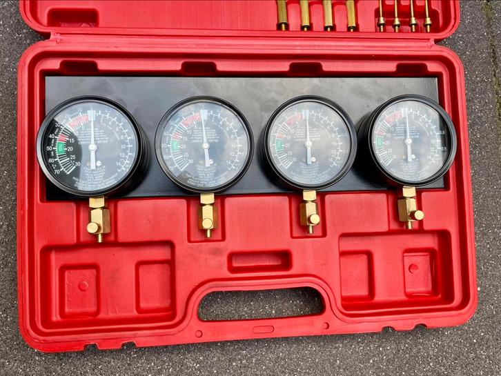 HBM Carburateur Synchronisatie Set 4-kloks, Auto diversen, Autogereedschap, Zo goed als nieuw, Ophalen of Verzenden