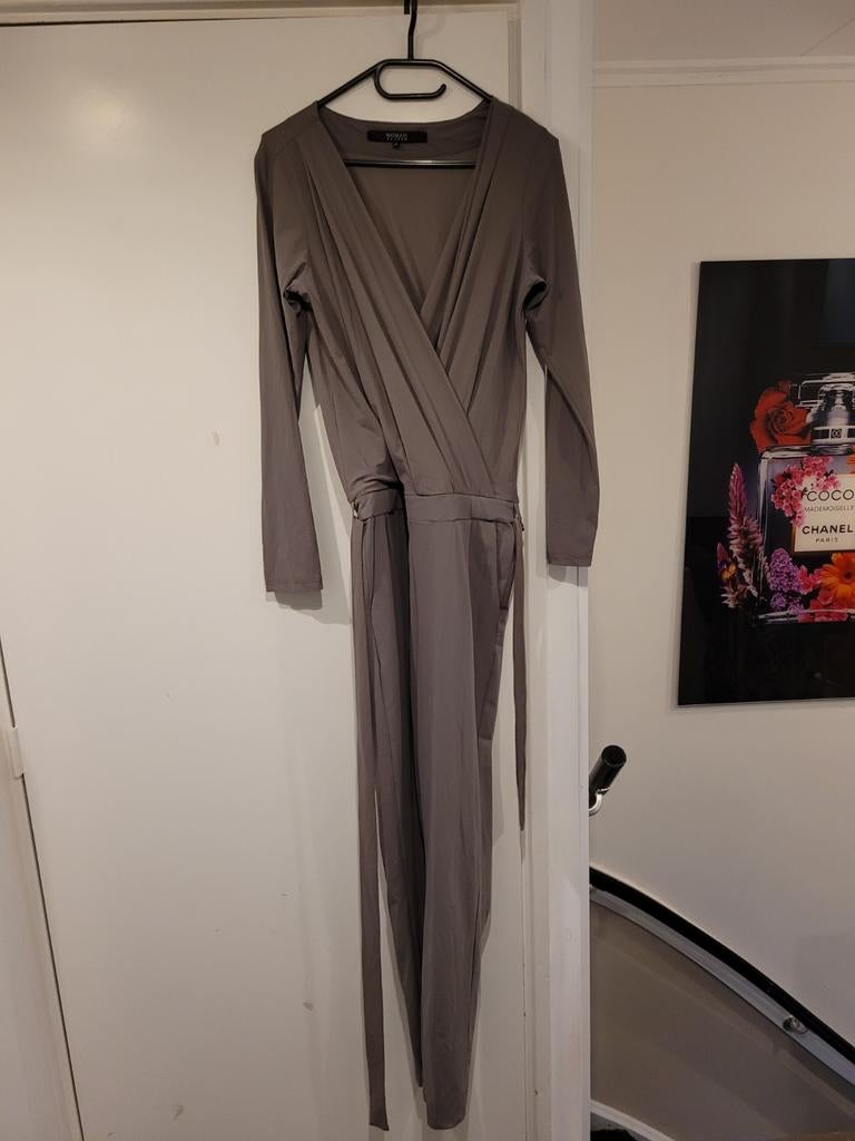 Super leuke grijze Woman By Earn travelstofjumpsuit maat 36, Kleding | Dames, Ophalen of Verzenden, Zo goed als nieuw, Maat 36 (S)