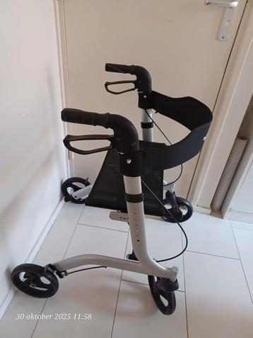Lichtgewicht rollator 65€ beschikbaar voor biedingen