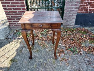 Antiekstijl teakhouten wandtafel. beschikbaar voor biedingen