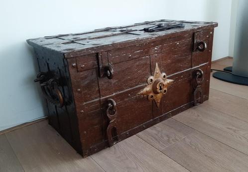 Neurenberger (Armada) geldkist. 16e of 17de eeuw, Antiek en Kunst, Antiek | Meubels | Kasten, Ophalen