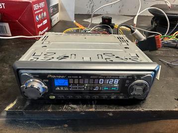 Practige vintage pioneer deh p5100r autoradio cd speler beschikbaar voor biedingen