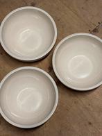 Drie Grote Schalen - 26cm Doorsnee, Ophalen of Verzenden, Effen, Aardewerk, Schaal of Schalen