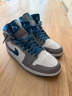 Air Jordan 1 Mid 42.5, Ophalen of Verzenden, Zo goed als nieuw, Schoenen