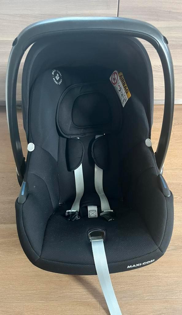 Maxi-Cosi Cabriofix i-Size Essential Black, Kinderen en Baby's, Autostoeltjes, Gebruikt, Maxi-Cosi, 0 t/m 13 kg, Autogordel of Isofix