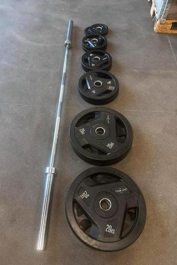 117,5kg Rubberen Olympische Gewichten + Olympische Barbell beschikbaar voor biedingen
