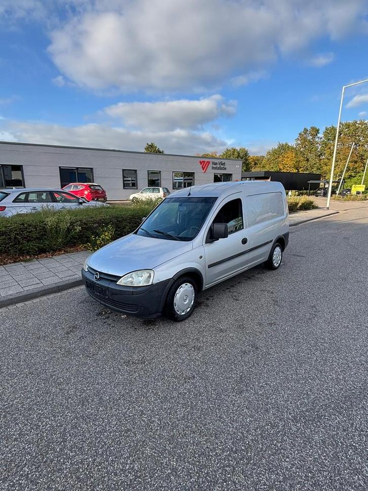Opel Combo 1.7 DI City " APK is verlopen " Zo meenemen ", Auto's, Bestelauto's, Bedrijf, Te koop, Metallic lak, Radio, Schuifdeur