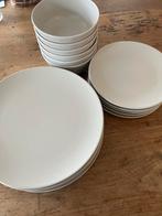 IKEA Servies - 17 Delig, Huis en Inrichting, Keuken | Servies, Gebruikt, Ophalen of Verzenden, Effen, Aardewerk