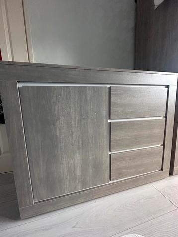 Commode beschikbaar voor biedingen