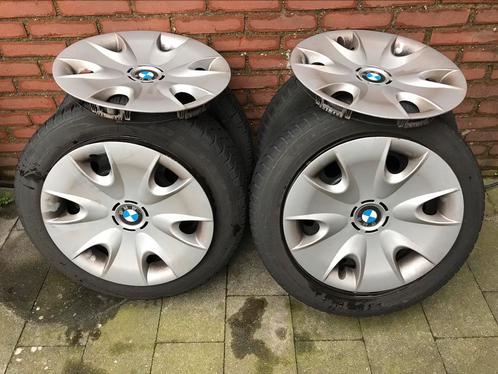 BMW wieldoppen met stalen velgen en winterbanden., Auto diversen, Wieldoppen, Gebruikt, Ophalen