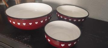 Vintage schaaltjes emaille donkerbruin met hartjes 3x beschikbaar voor biedingen