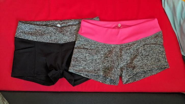Korte sport broekjes €2.5 p/s Nieuw, Kleding | Dames, Overige Dameskleding, Nieuw, Ophalen