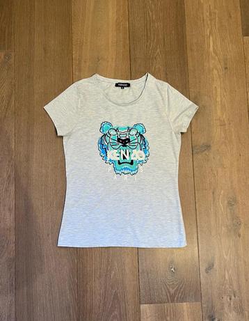 Kenzo lichtblauw T-shirtje met logo; valt als maat 38/4 beschikbaar voor biedingen