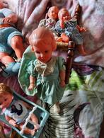 Doos vol poppen en stoeltjes, Verzamelen, Poppen, Ophalen, Gebruikt, Pop