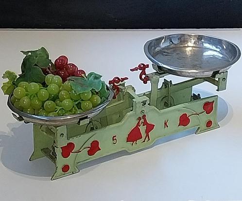 Gietijzeren weegschaal, koper verchroomde schalen tot 5 kg, Antiek en Kunst, Curiosa en Brocante, Ophalen of Verzenden