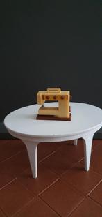 Vintage lundby naaimachine, Verzamelen, Poppenhuizen en Toebehoren, Ophalen of Verzenden, Zo goed als nieuw, Poppenhuis