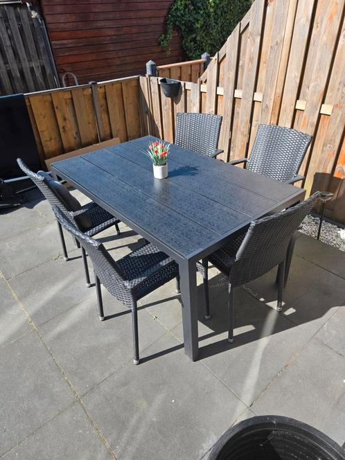 Tuintafel met stoelen antraciet JYSK, Tuin en Terras, Tuinsets en Loungesets, Zo goed als nieuw, Aluminium, Ophalen