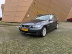 Youngtimer BMW 325 xi Touring AUT 2006 trekhaak, Automaat, Beige, 2497 cc, Stationwagon