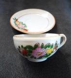 Oud porseleinen kinderservies Kop en schotel. Jaren '50., Ophalen of Verzenden, Zo goed als nieuw