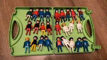 Playmobil Figuren 26 stuks in Koffer beschikbaar voor biedingen