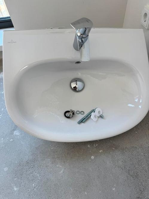 Villeroy & Boch wastafel + Grohe kraan, Huis en Inrichting, Badkamer | Badkamermeubels, Nieuw, Wasbak of Wastafel, Minder dan 100 cm
