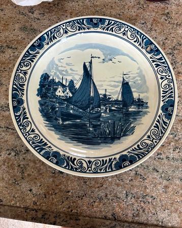 Delfts Blauw Bord met Zeilschip beschikbaar voor biedingen