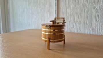 miniatuur wastobe beschikbaar voor biedingen