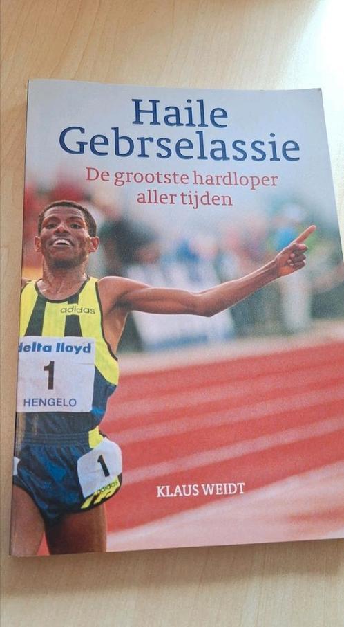 Klaus Weidt - Haile Gebrselassie, Boeken, Sportboeken, Zo goed als nieuw, Balsport, Ophalen of Verzenden