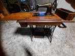 Antieke Singer Naaimachine met Tafel, Antiek en Kunst, Antiek | Naaimachines, Ophalen