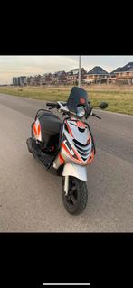 Zip sp 172 cc, Fietsen en Brommers, Scooters | Piaggio, Ophalen, Maximaal 45 km/u, Zip, Zo goed als nieuw