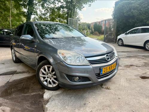 Opel Astra 1.8 16V 5D 2007 N.A.V, Auto's, Opel, Bedrijf, Astra, ABS, Airbags, Airconditioning, Android Auto, Bluetooth, Boordcomputer
