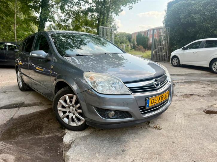 Opel Astra 1.8 16V 5D 2007 N.A.V, Auto's, Opel, Bedrijf, Astra, ABS, Airbags, Airconditioning, Android Auto, Bluetooth, Boordcomputer