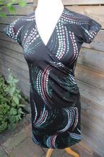 Overslagjurk zwart/ kleur King Louie mt M Vaste prijs, Kleding | Dames, Jurken, Maat 38/40 (M), Zwart, Ophalen of Verzenden, Zo goed als nieuw